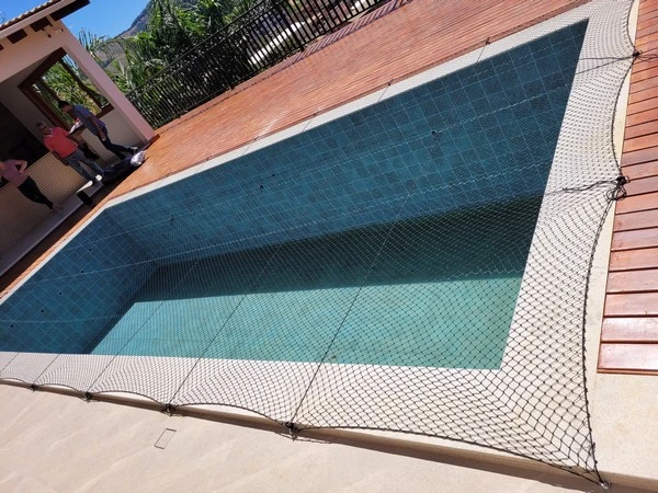 Imagem ilustrativa de Tela de proteção para piscina